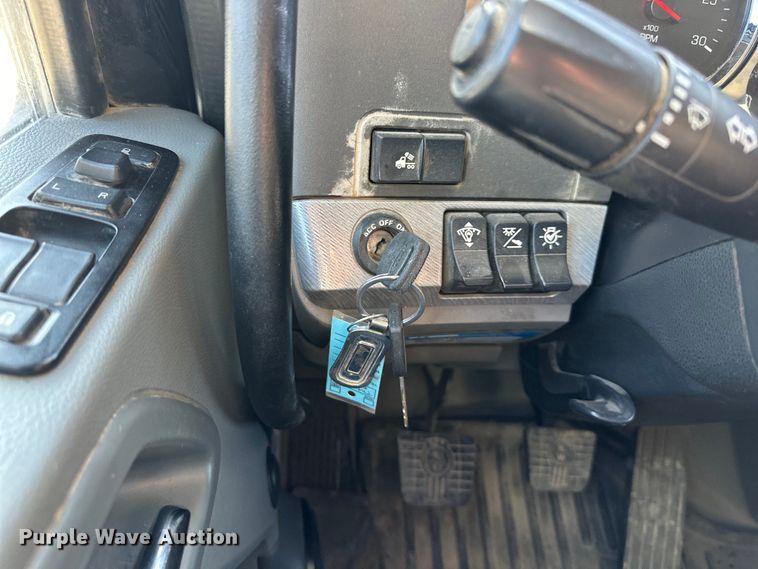 image for item NT9052 2017 Kenworth  T880 dump truck