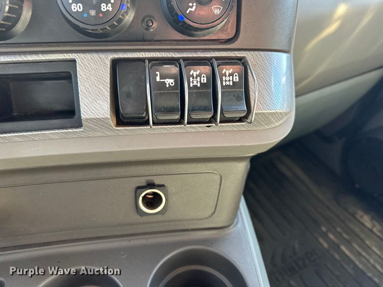 image for item NT9052 2017 Kenworth  T880 dump truck