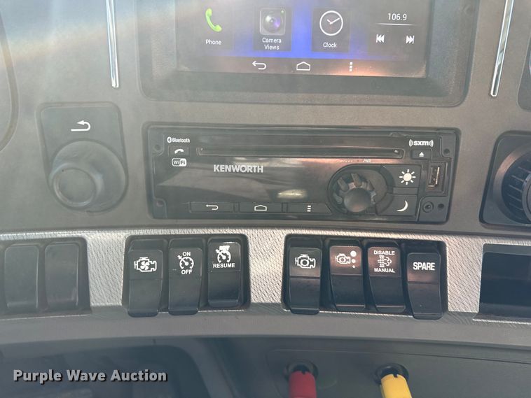 image for item NT9052 2017 Kenworth  T880 dump truck