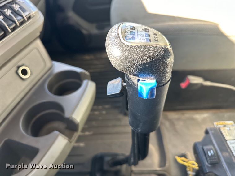 image for item NT9052 2017 Kenworth  T880 dump truck