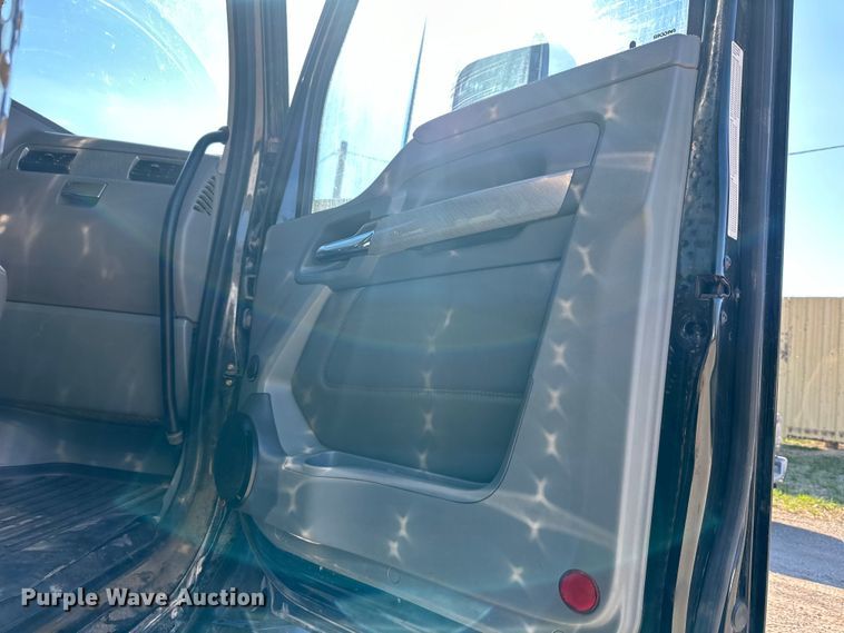 image for item NT9052 2017 Kenworth  T880 dump truck