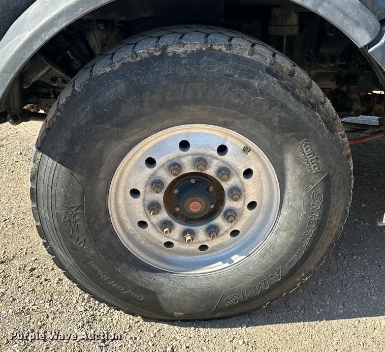 image for item NT9052 2017 Kenworth  T880 dump truck