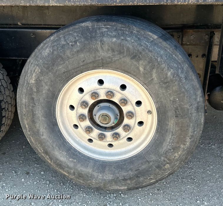 image for item NT9052 2017 Kenworth  T880 dump truck