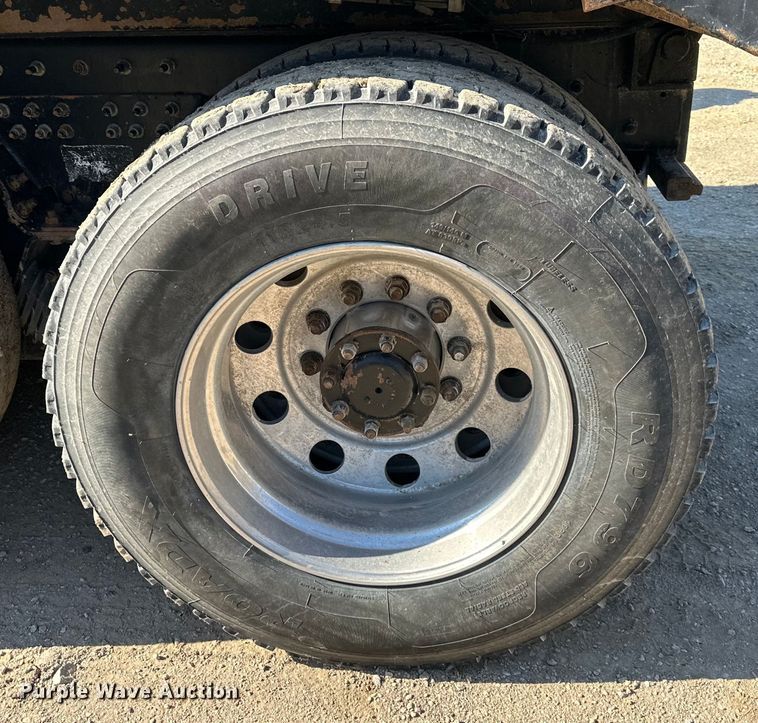 image for item NT9052 2017 Kenworth  T880 dump truck