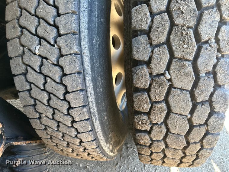 image for item NT9052 2017 Kenworth  T880 dump truck