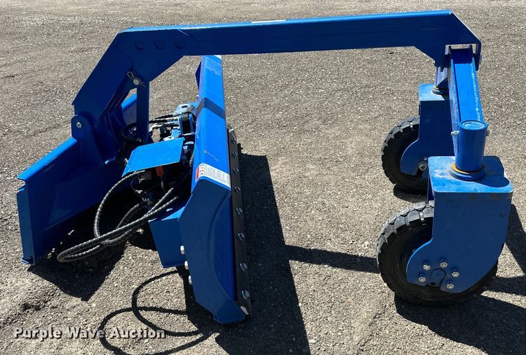 image for item NT9109 2023 TopCat SSSG72 skid steer dozer blade