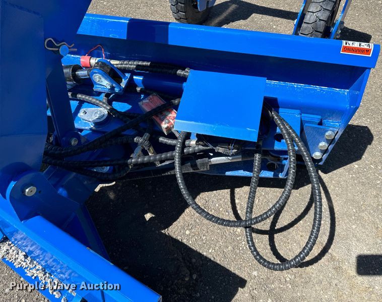 image for item NT9109 2023 TopCat SSSG72 skid steer dozer blade