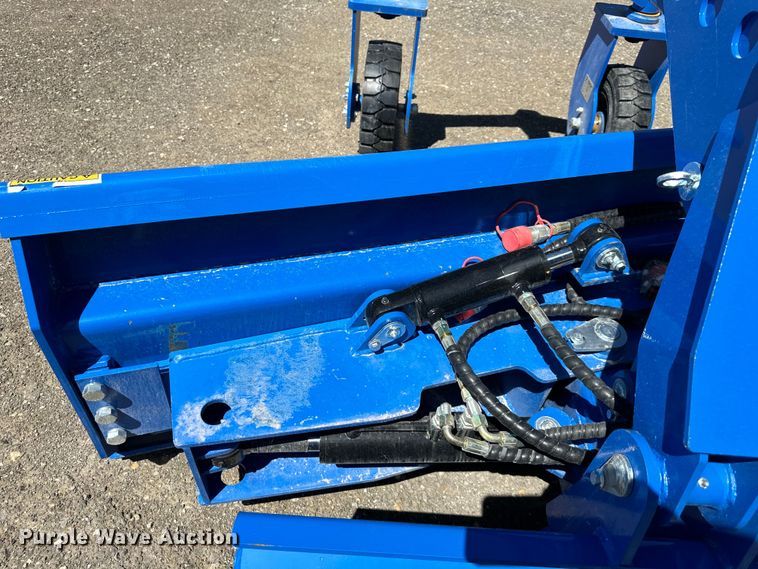 image for item NT9109 2023 TopCat SSSG72 skid steer dozer blade