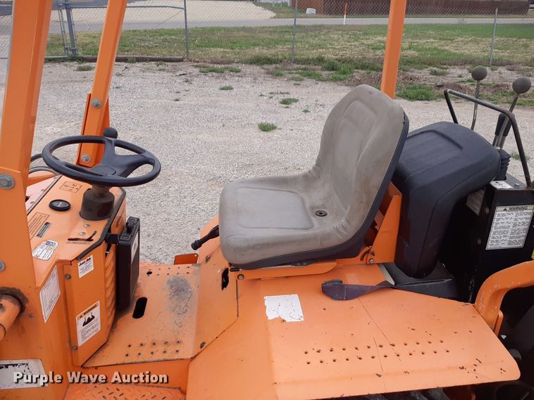 image for item NV9030 Allmand TLB 220 backhoe