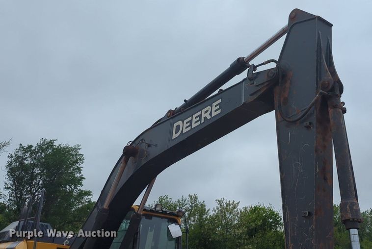 image for item NZ9562 2018 John Deere 210G LC excavator