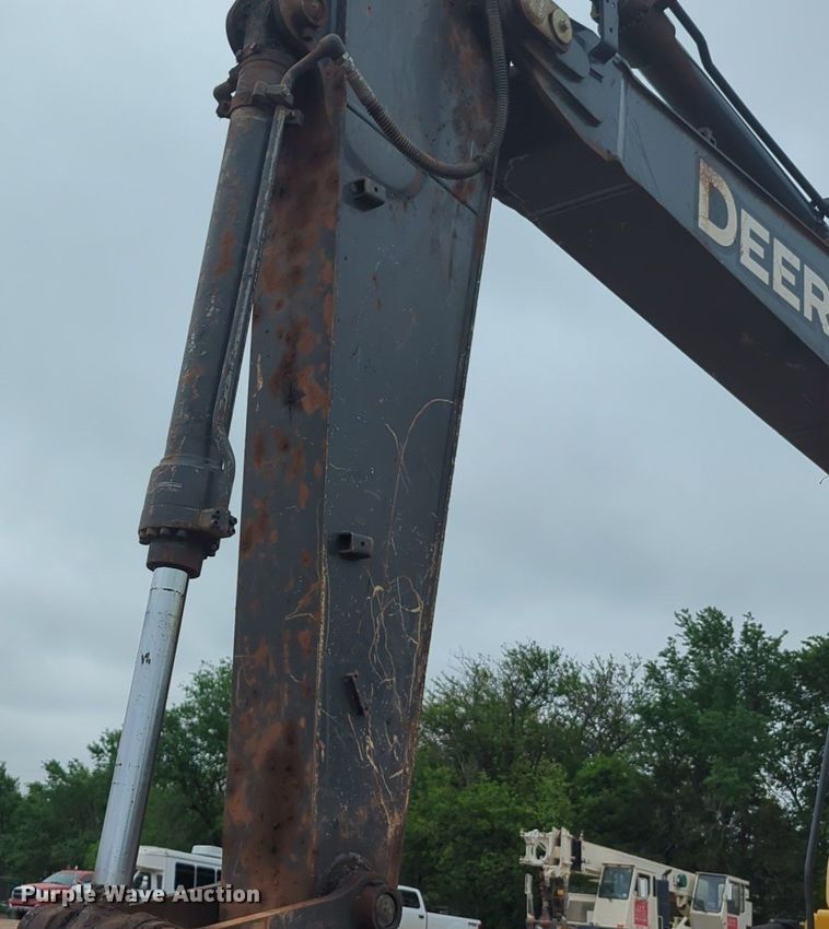 image for item NZ9562 2018 John Deere 210G LC excavator