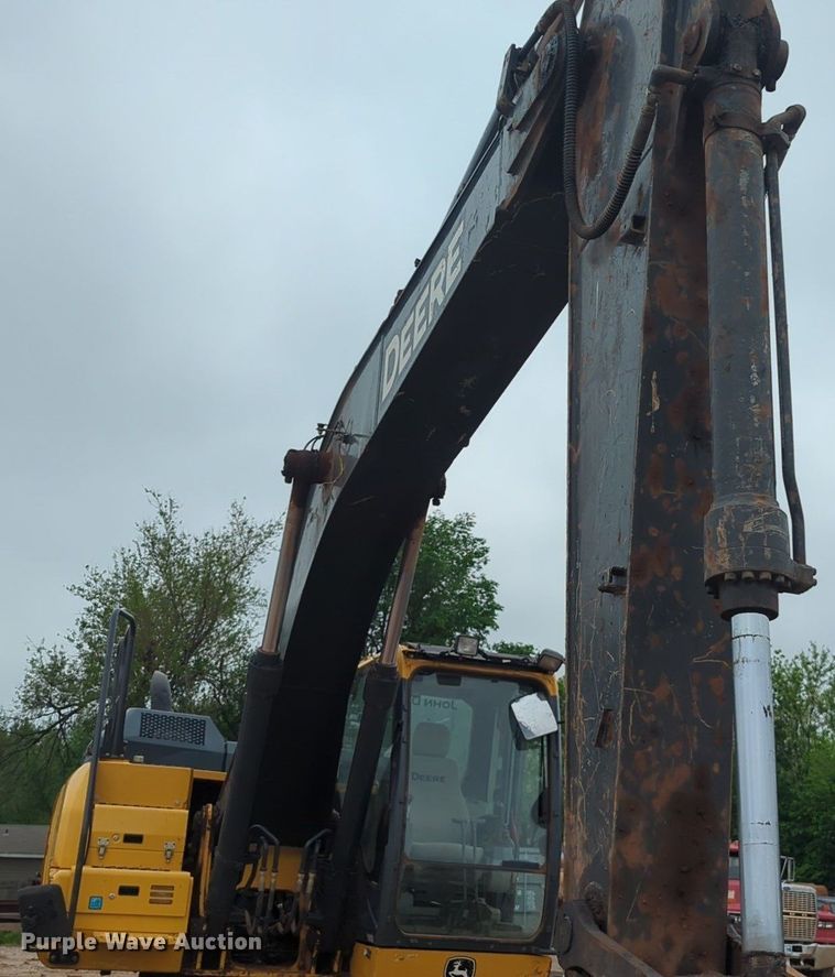 image for item NZ9562 2018 John Deere 210G LC excavator