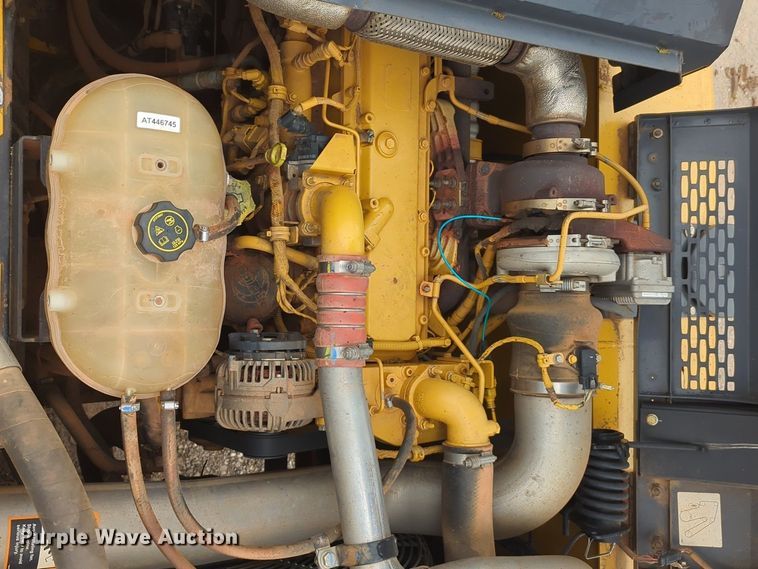 image for item NZ9562 2018 John Deere 210G LC excavator