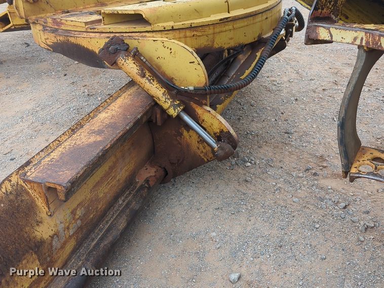 image for item NZ9563 1995 Komatsu GD650A-2 motor grader