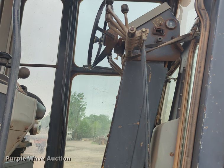 image for item NZ9563 1995 Komatsu GD650A-2 motor grader