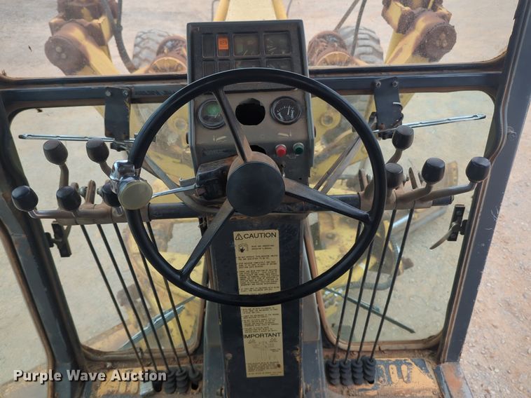 image for item NZ9563 1995 Komatsu GD650A-2 motor grader