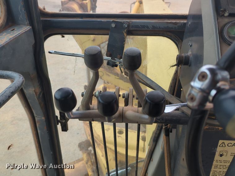 image for item NZ9563 1995 Komatsu GD650A-2 motor grader