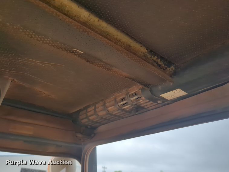 image for item NZ9563 1995 Komatsu GD650A-2 motor grader