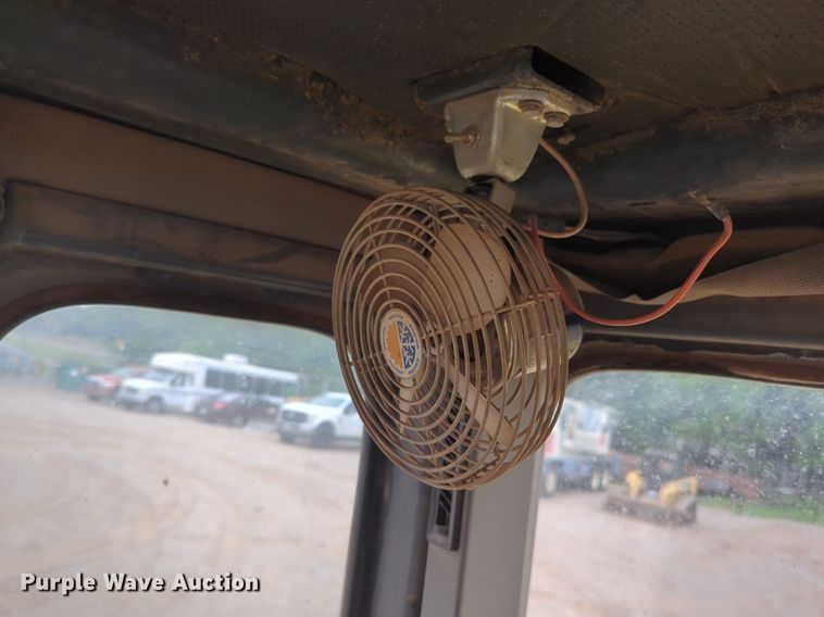 image for item NZ9563 1995 Komatsu GD650A-2 motor grader