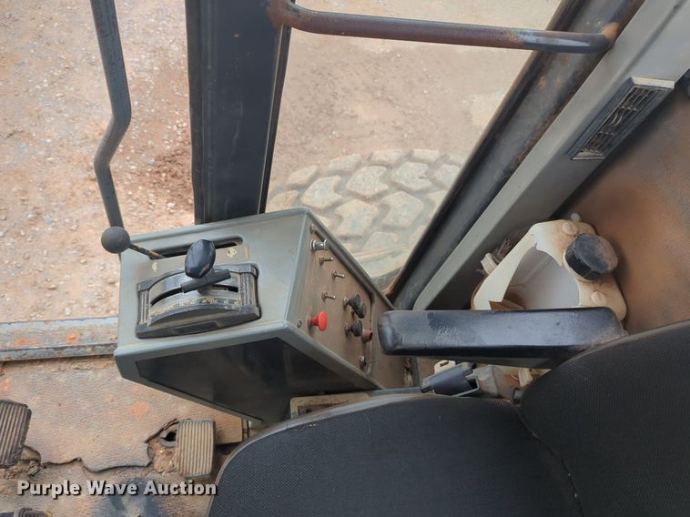 image for item NZ9563 1995 Komatsu GD650A-2 motor grader