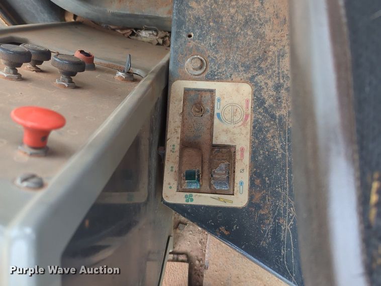 image for item NZ9563 1995 Komatsu GD650A-2 motor grader