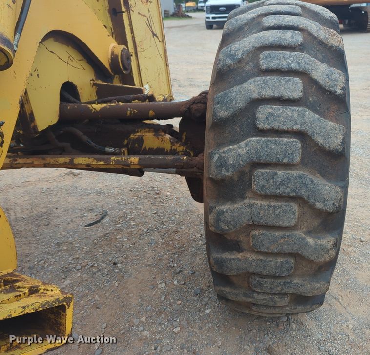 image for item NZ9563 1995 Komatsu GD650A-2 motor grader