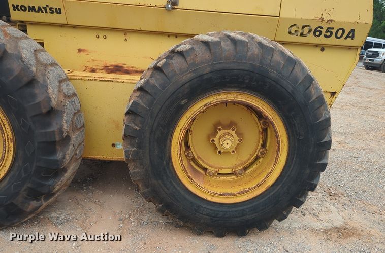 image for item NZ9563 1995 Komatsu GD650A-2 motor grader