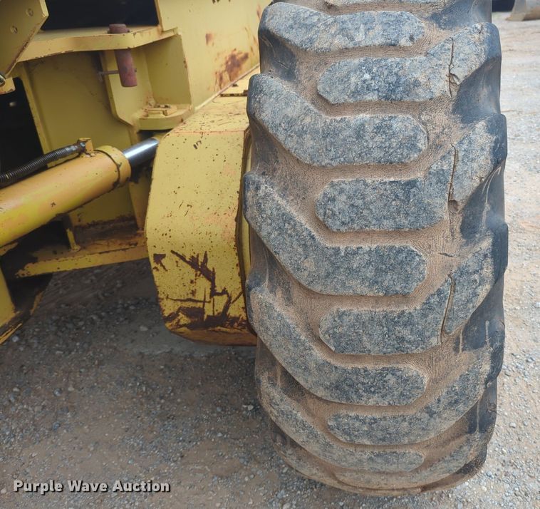 image for item NZ9563 1995 Komatsu GD650A-2 motor grader