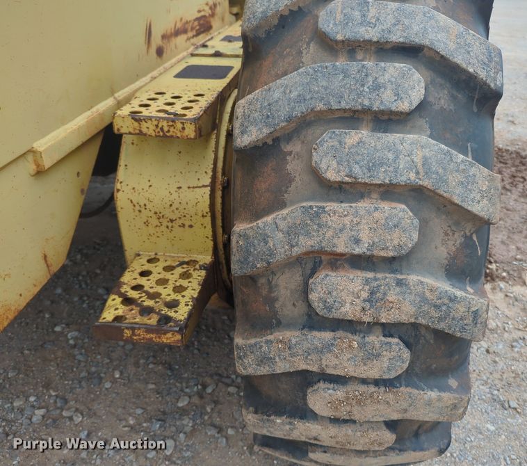 image for item NZ9563 1995 Komatsu GD650A-2 motor grader