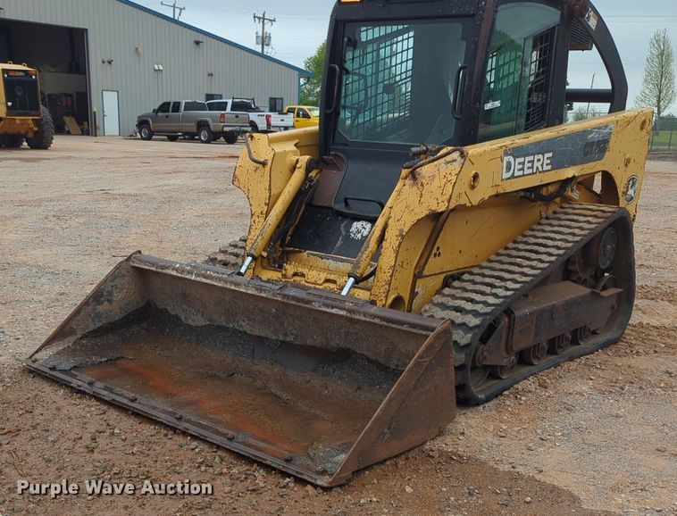image for item NZ9564 John Deere  CT322 tracked skid steer loader