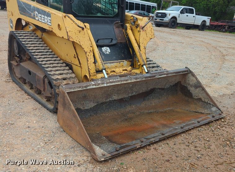 image for item NZ9564 John Deere  CT322 tracked skid steer loader