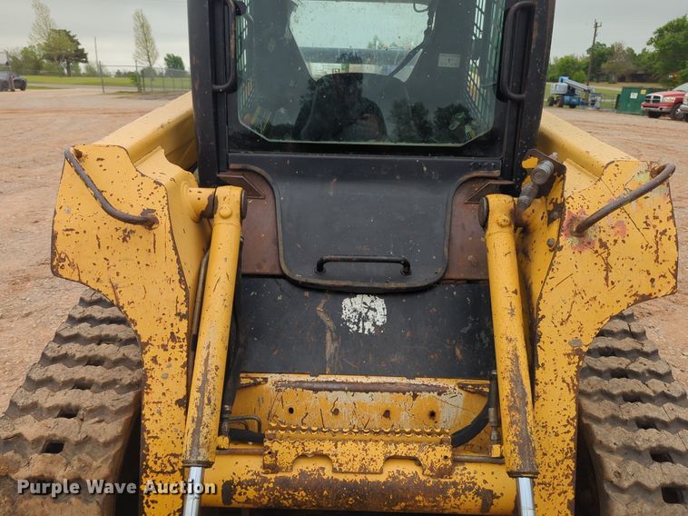 image for item NZ9564 John Deere  CT322 tracked skid steer loader