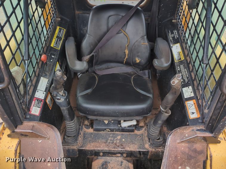 image for item NZ9564 John Deere  CT322 tracked skid steer loader