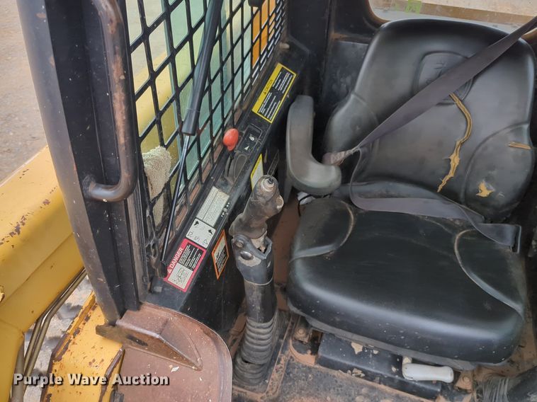 image for item NZ9564 John Deere  CT322 tracked skid steer loader