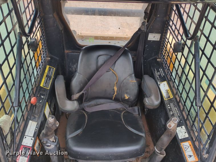 image for item NZ9564 John Deere  CT322 tracked skid steer loader