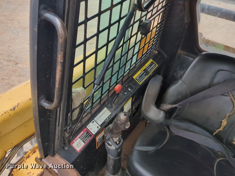 image for item NZ9564 John Deere  CT322 tracked skid steer loader