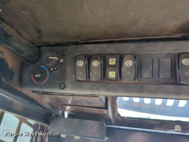 image for item NZ9564 John Deere  CT322 tracked skid steer loader