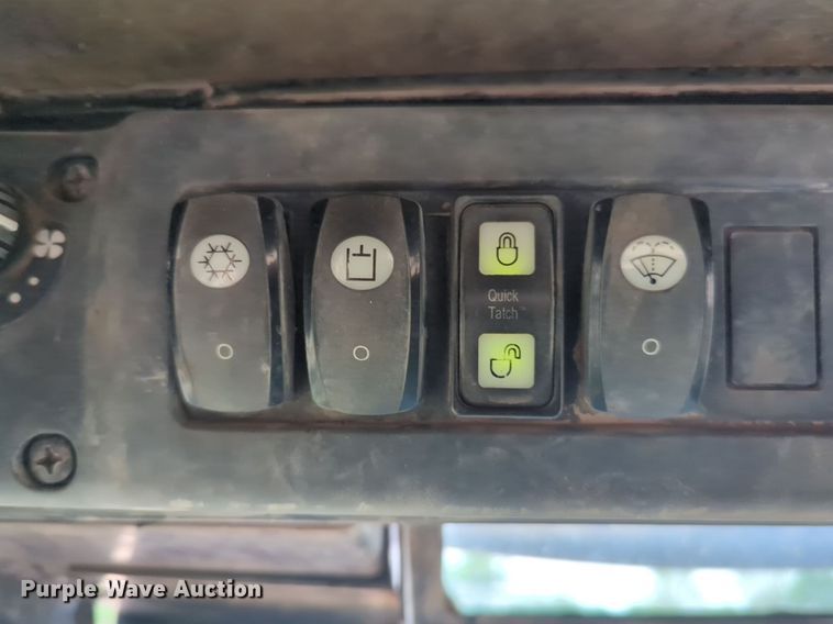 image for item NZ9564 John Deere  CT322 tracked skid steer loader