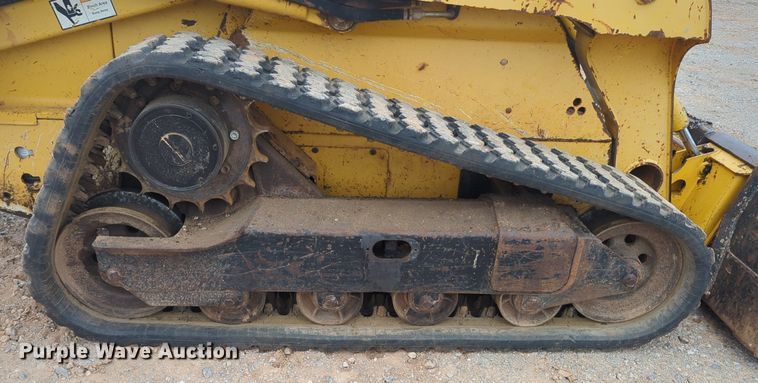 image for item NZ9564 John Deere  CT322 tracked skid steer loader