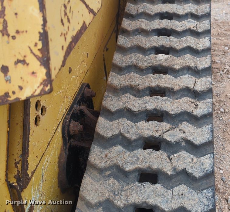 image for item NZ9564 John Deere  CT322 tracked skid steer loader