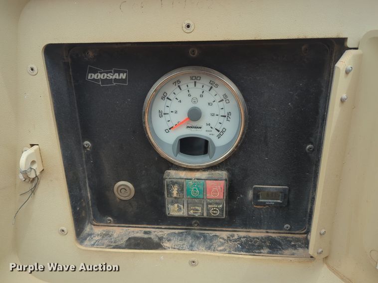 image for item NZ9566 Doosan 9950 air compressor