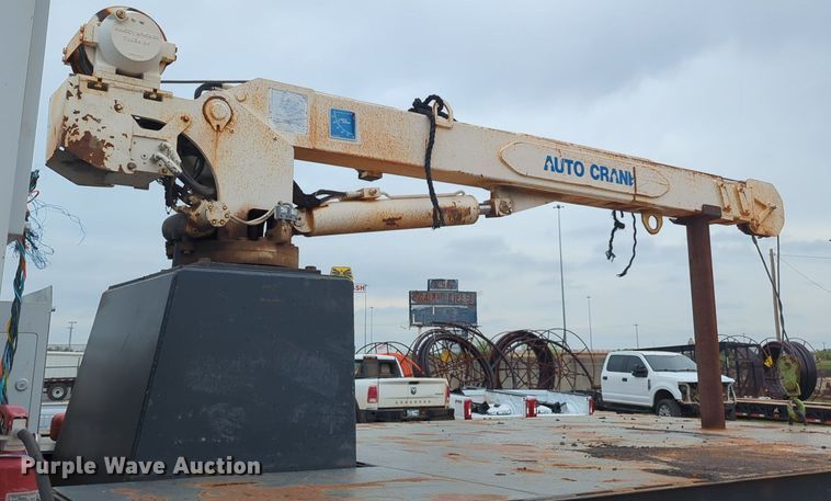 image for item NZ9569 IHI IC70-2 track carrier