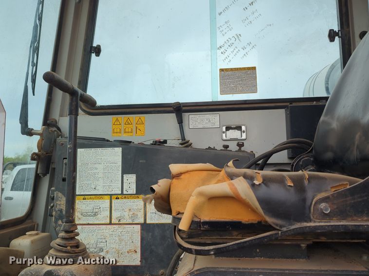 image for item NZ9569 IHI IC70-2 track carrier