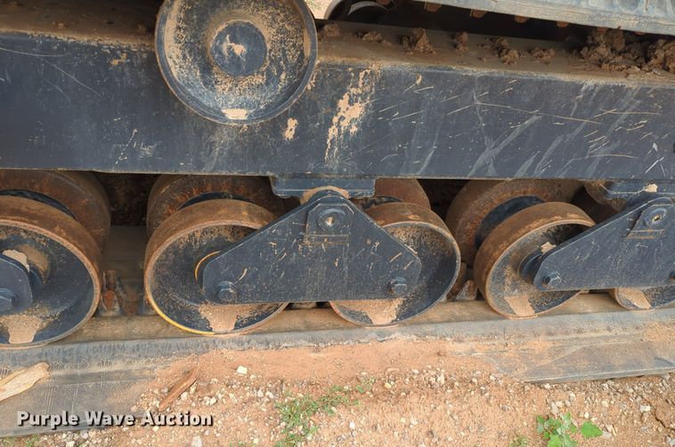 image for item NZ9569 IHI IC70-2 track carrier