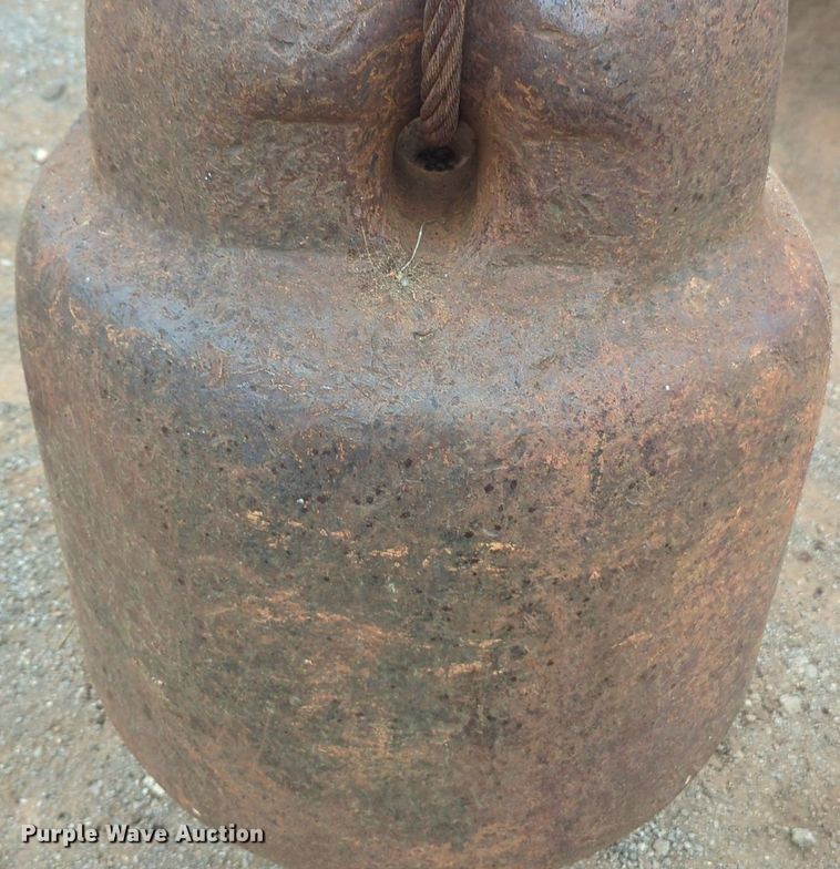 image for item NZ9605 Wrecking ball