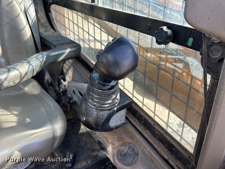 image for item OE9066 2012 Case SR250 skid steer loader