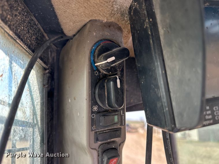 image for item OE9066 2012 Case SR250 skid steer loader