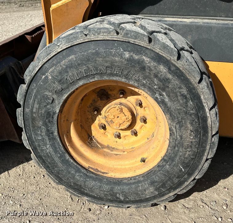 image for item OE9066 2012 Case SR250 skid steer loader