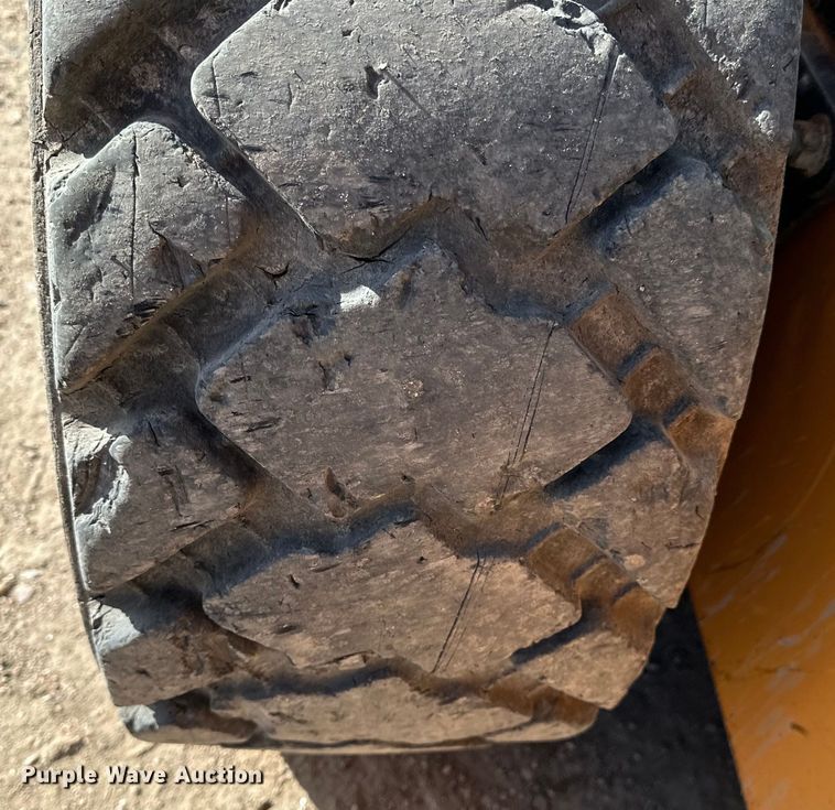 image for item OE9066 2012 Case SR250 skid steer loader