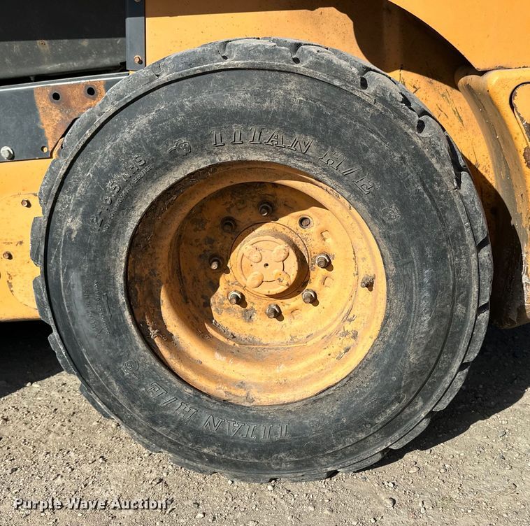 image for item OE9066 2012 Case SR250 skid steer loader